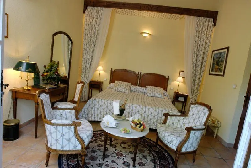 Auberge De Cassagne & Spa Le Pontet  França